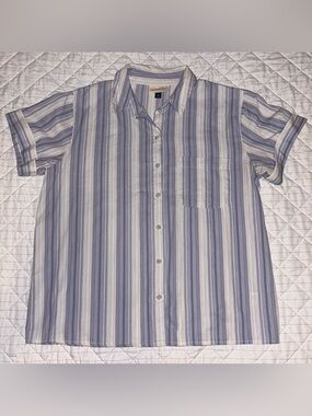 Universal Thread Blue & White Striped Button Up Shirt